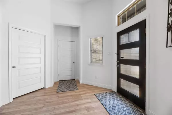 614 Creekview Lane, Lavon, TX 75173