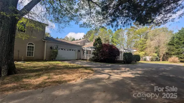 1404 Oakdale RD, Rock Hill, SC 29730