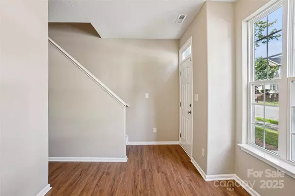 8019 Kings Creek DR, Charlotte, NC 28273