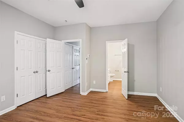 8019 Kings Creek DR, Charlotte, NC 28273