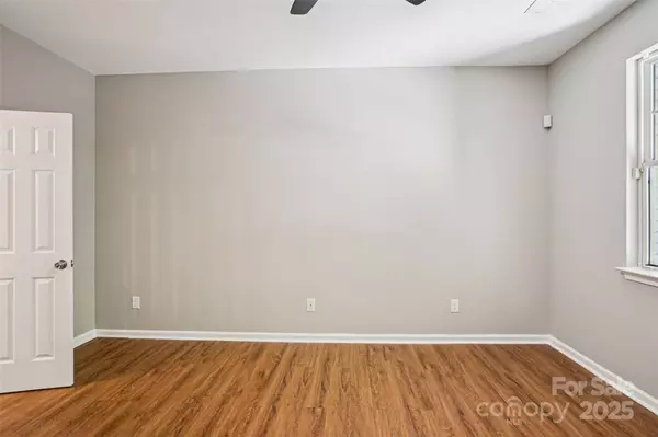 8019 Kings Creek DR, Charlotte, NC 28273