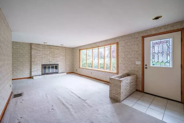 136 Butternut Hollow Rd, West Springfield, MA 01089