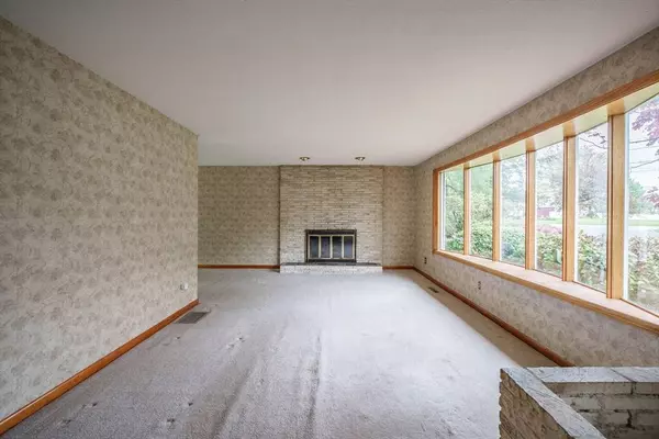 136 Butternut Hollow Rd, West Springfield, MA 01089