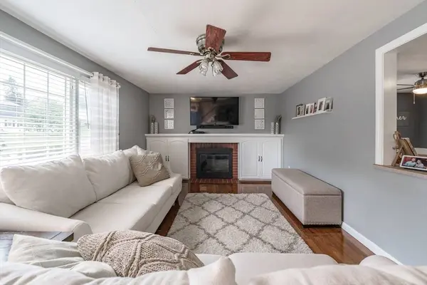 81 Laurence Dr, West Springfield, MA 01089