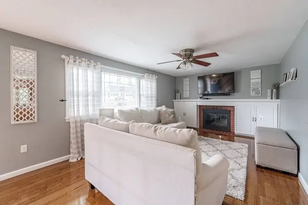 81 Laurence Dr, West Springfield, MA 01089