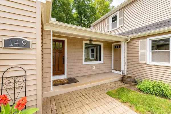 149 Butternut Hollow Rd, West Springfield, MA 01089