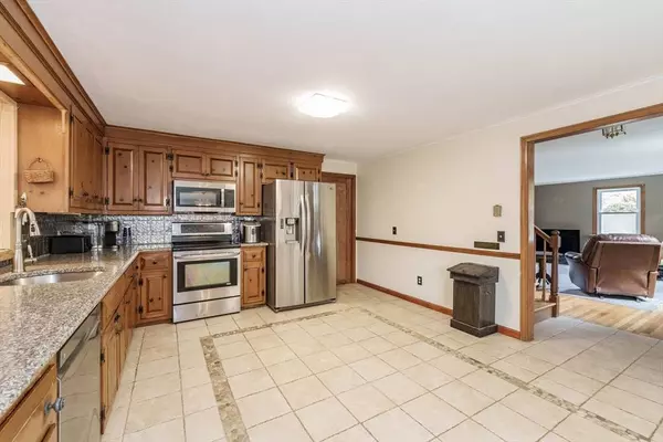 149 Butternut Hollow Rd, West Springfield, MA 01089