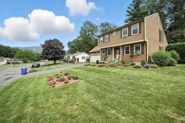 28 Sterling Dr, Easthampton, MA 01027