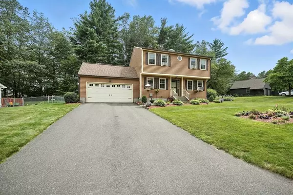 28 Sterling Dr, Easthampton, MA 01027