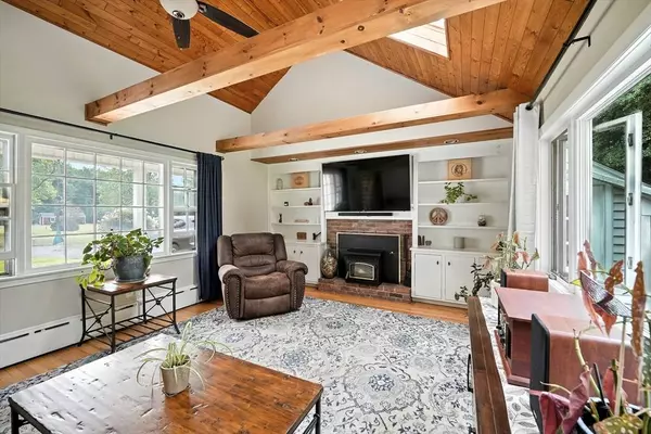 23 Dickinson Dr, Granville, MA 01034