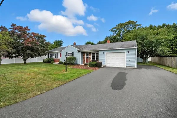 92 Highland St, Agawam, MA 01030