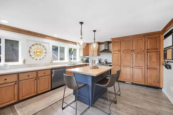 427 Main Rd, Granville, MA 01034