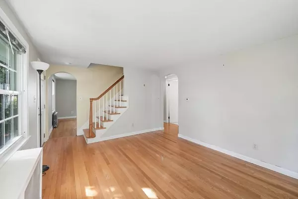 1636 Longmeadow St, Longmeadow, MA 01106