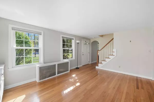 1636 Longmeadow St, Longmeadow, MA 01106