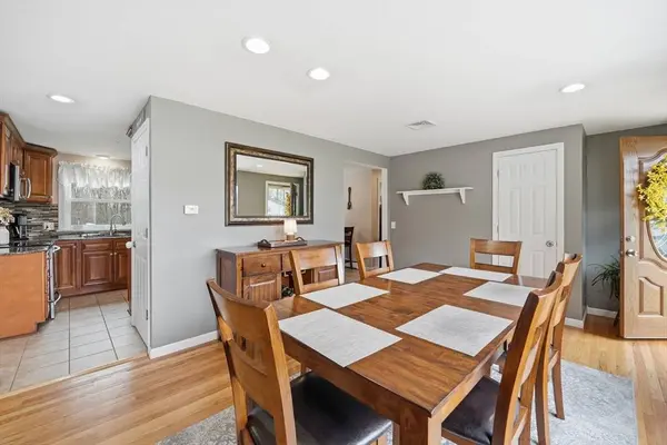 56 Longwood Dr, Chicopee, MA 01020