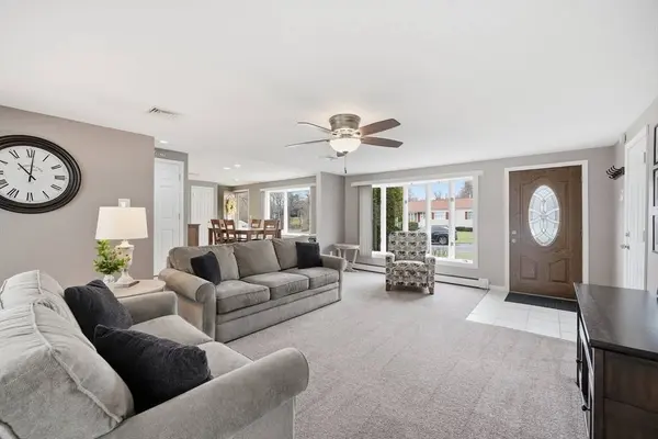 56 Longwood Dr, Chicopee, MA 01020