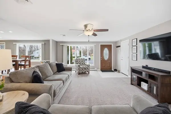 56 Longwood Dr, Chicopee, MA 01020