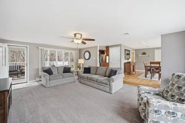 56 Longwood Dr, Chicopee, MA 01020