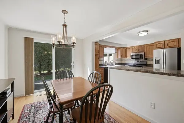 6 Mansion Woods Dr #C, Agawam, MA 01001