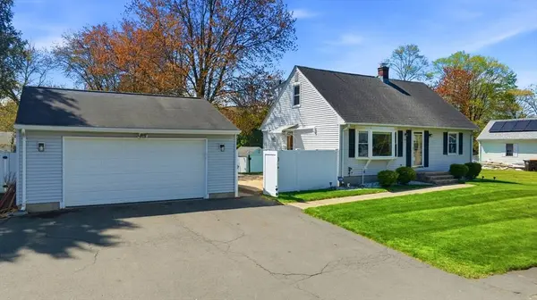 82 Pleasant Dr, Agawam, MA 01030