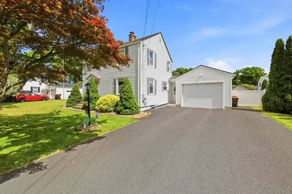 37 Valentine St, Agawam, MA 01001