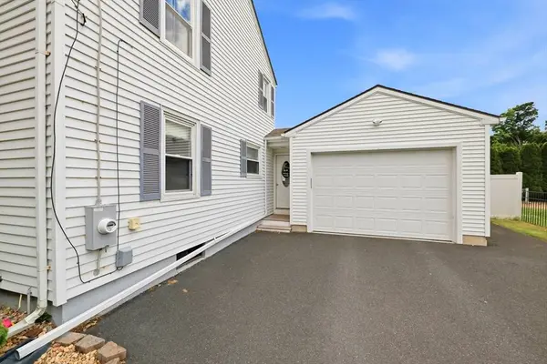 37 Valentine St, Agawam, MA 01001