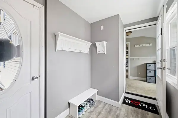 37 Valentine St, Agawam, MA 01001