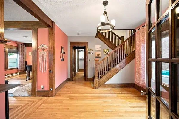 90 Bonneville Ave, Chicopee, MA 01013