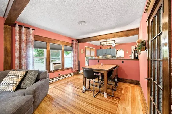 90 Bonneville Ave, Chicopee, MA 01013