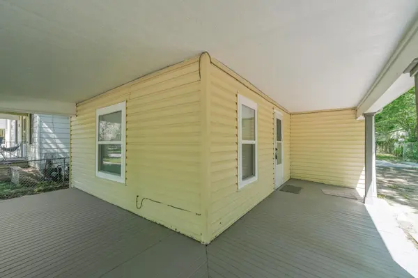 1254 N Lewellen St, Wichita, KS 67203-3571