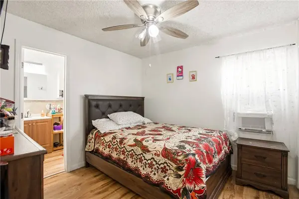 8802 Stamps, Downey, CA 90240