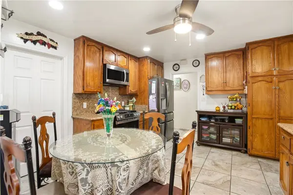 8802 Stamps, Downey, CA 90240