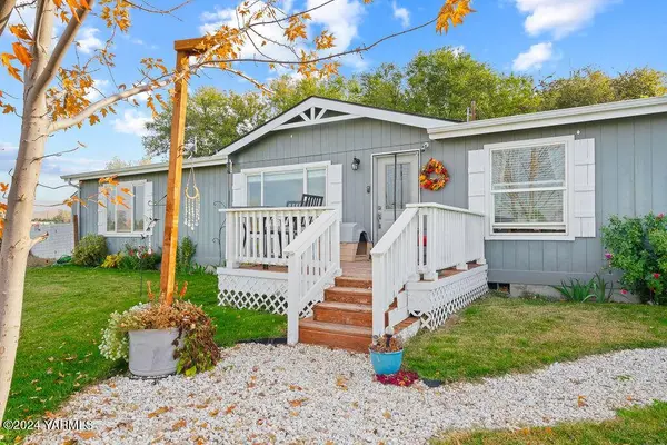 1521 Cutler Way, Zillah, WA 98953