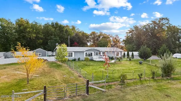 1521 Cutler Way, Zillah, WA 98953