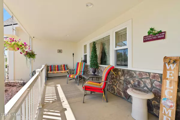 206 Pear Ave S, Yakima, WA 98908