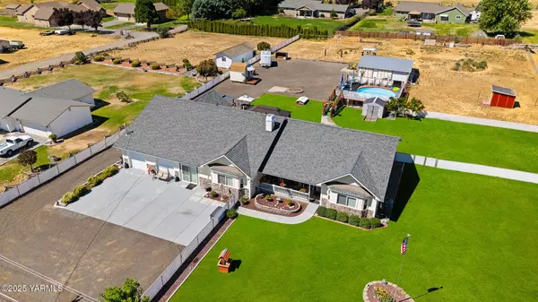 206 Pear Ave S, Yakima, WA 98908