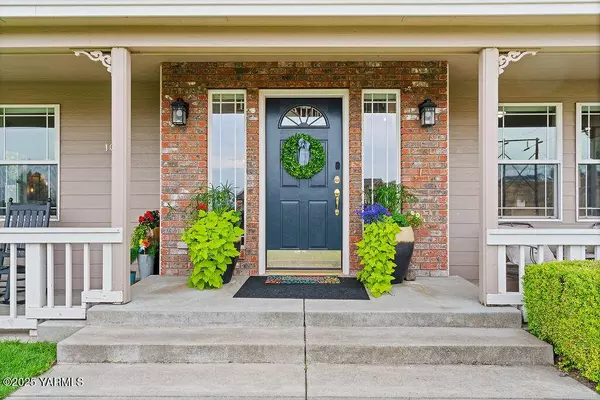 1002 Ridgeview Ave, Selah, WA 98942