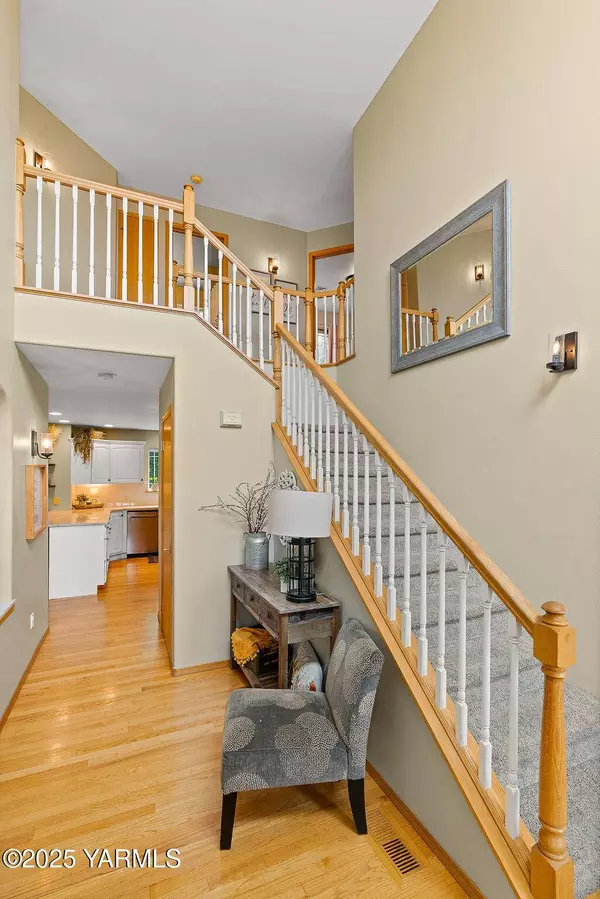 1002 Ridgeview Ave, Selah, WA 98942