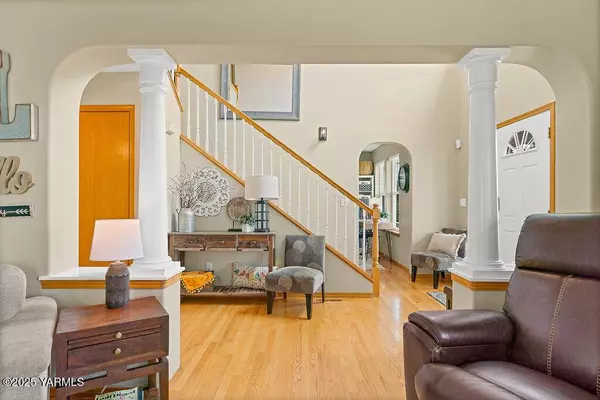 1002 Ridgeview Ave, Selah, WA 98942