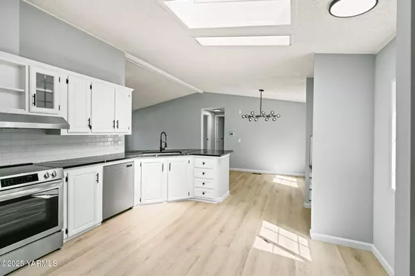 7610 Nob Hill Blvd # 1W, Yakima, WA 98908