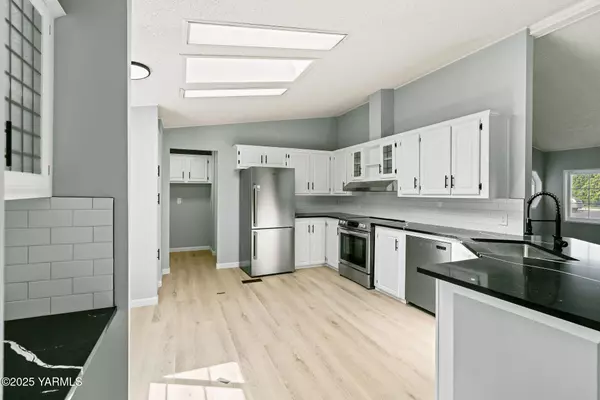 7610 Nob Hill Blvd # 1W, Yakima, WA 98908