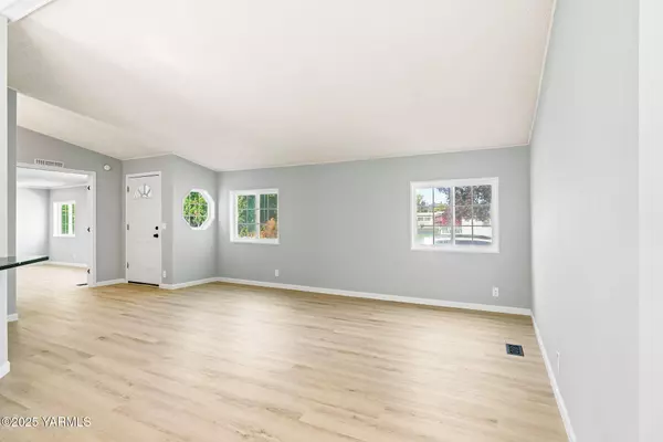 7610 Nob Hill Blvd # 1W, Yakima, WA 98908