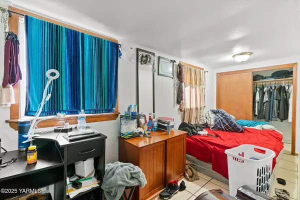 309 & 309 2nd Ave W, Toppenish, WA 98948