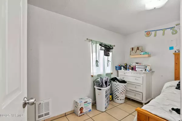 309 & 309 2nd Ave W, Toppenish, WA 98948