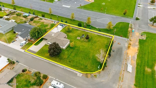 221 Skone Way, Wapato, WA 98951