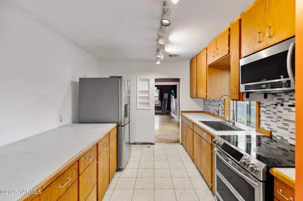 913 Pleasant Ave, Yakima, WA 98902