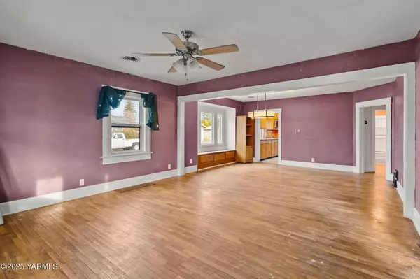 913 Pleasant Ave, Yakima, WA 98902