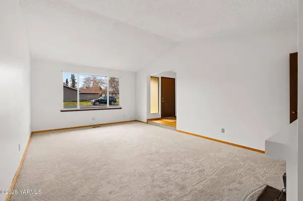 611 53rd Ave S, Yakima, WA 98908