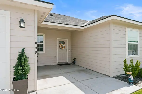 1909 S 61st Ave, Yakima, WA 98908