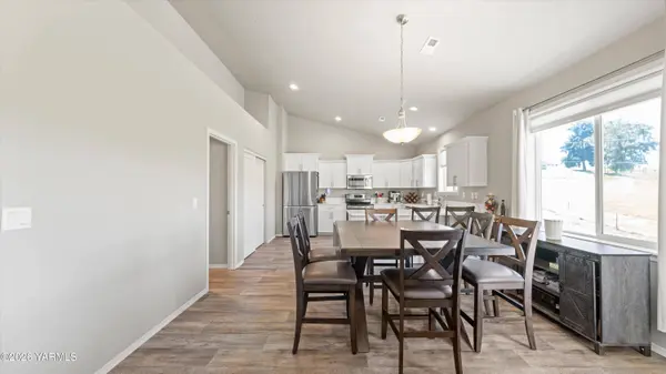 8 S 12th Street Lp, Selah, WA 98942